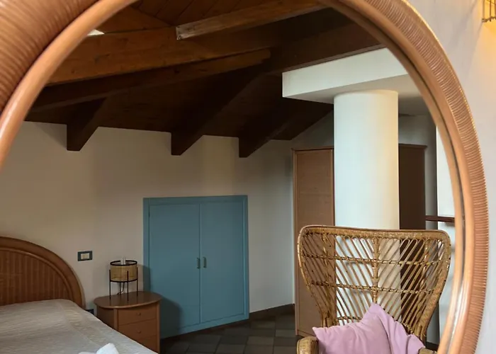 Couette-café All'ombra Del Palmeto 3*